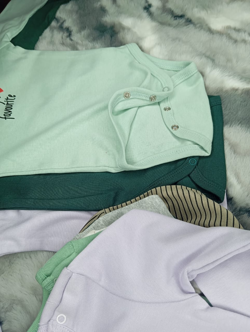 Newborn Baby Gift Box 0 to 9 Months Assorted 9 Pcs Pack