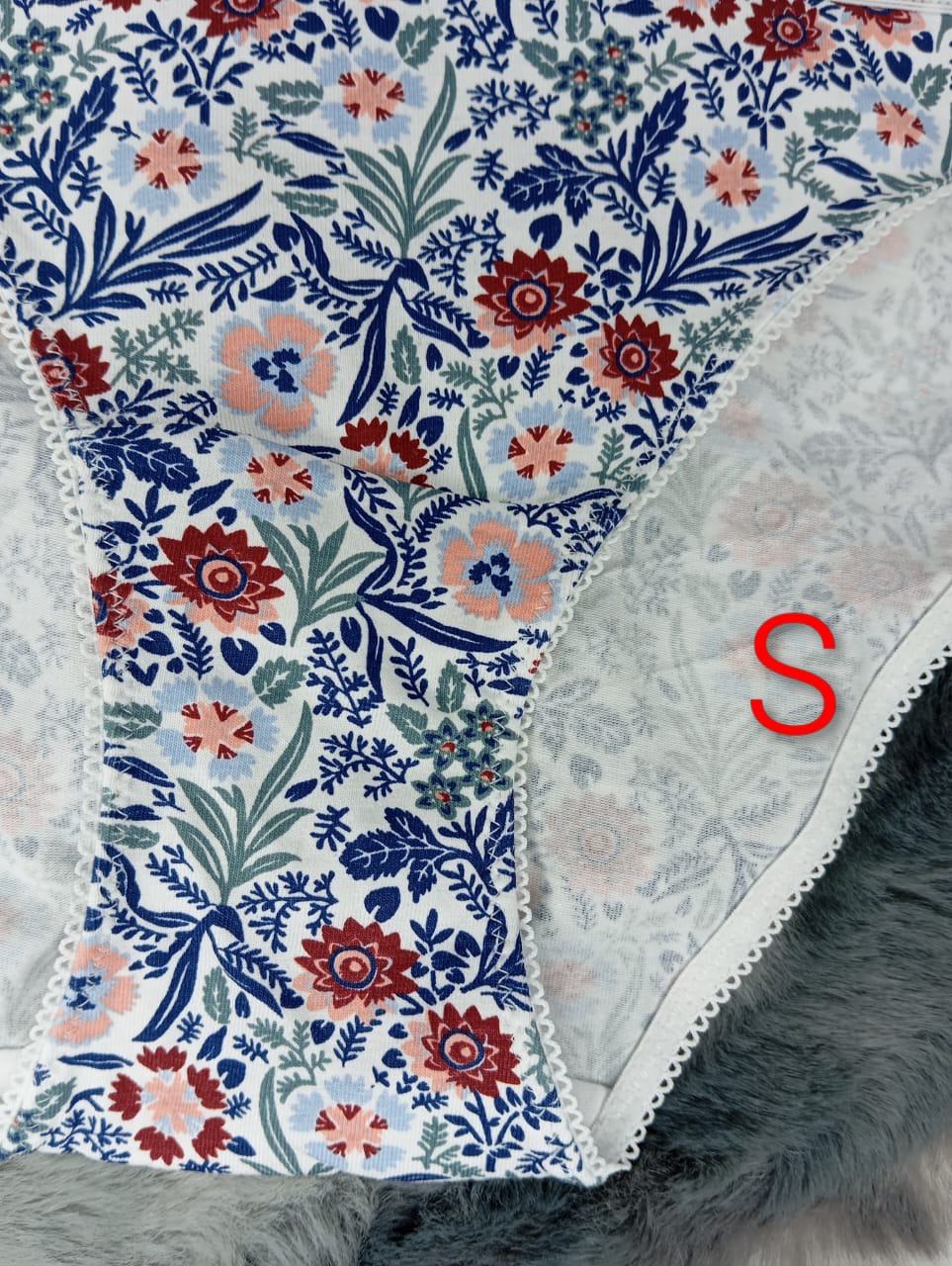 Pack of 5 Pcs Women’s Lace Cotton Mid Waist Hipster Full Back Coverage Panty