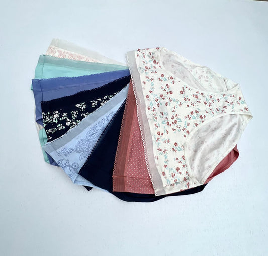 Pack of 6 Women’s Cotton Mid Waist Hipster Full Back Coverage Panty With Lace